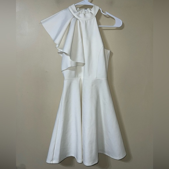 Lulu’s Chic Goals White One-Shoulder Skater Dress Small - Picture 2 of 7